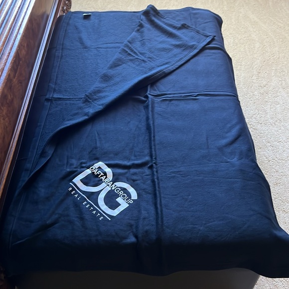 Blanket- Throw Blanket Gray Color, "Daftarian Group" 50/50 Cotton/Polyester NWOT - Picture 4 of 8